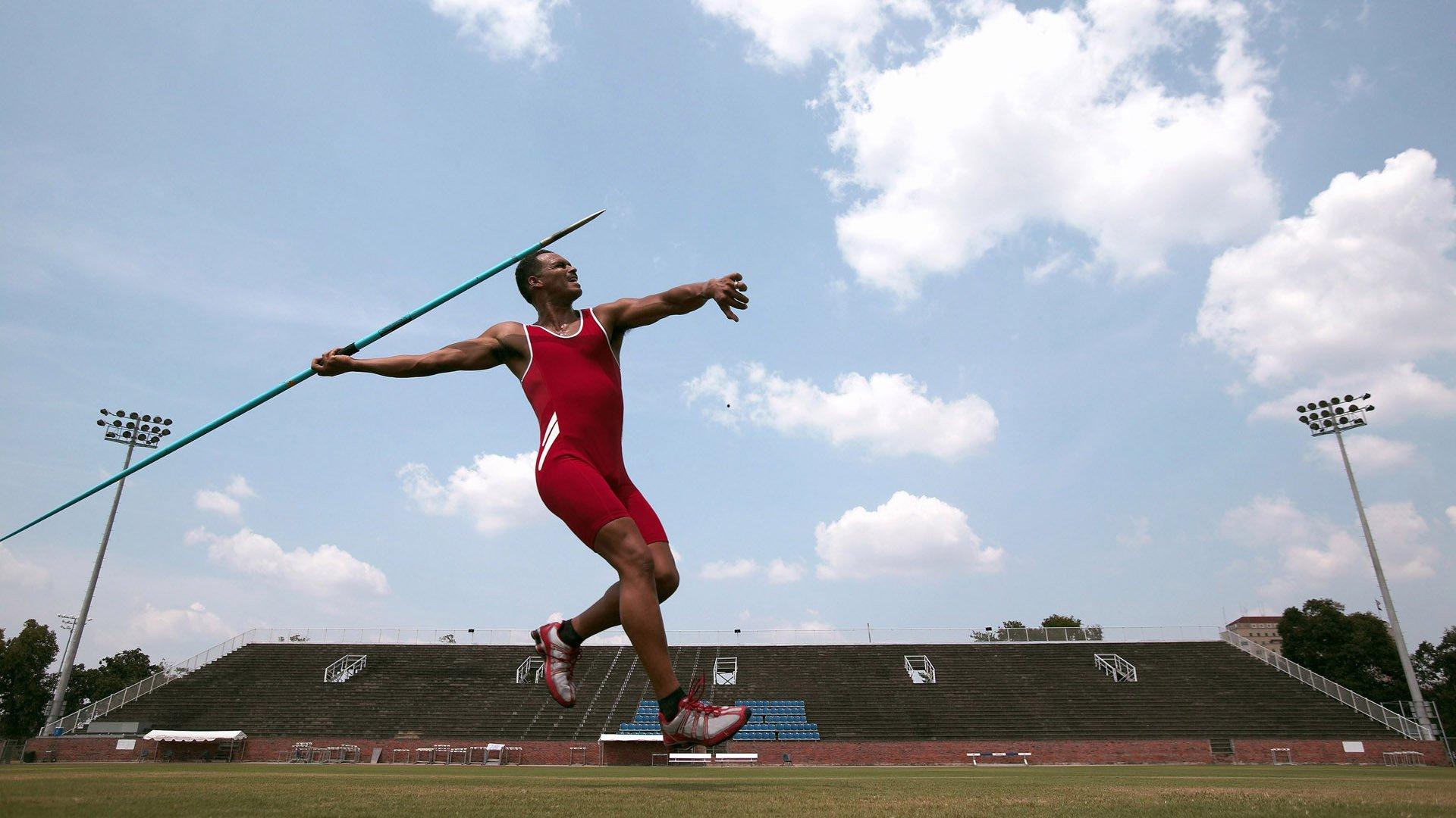 梅西第八次捧起金球奖 阿根廷巨星再创足坛历史