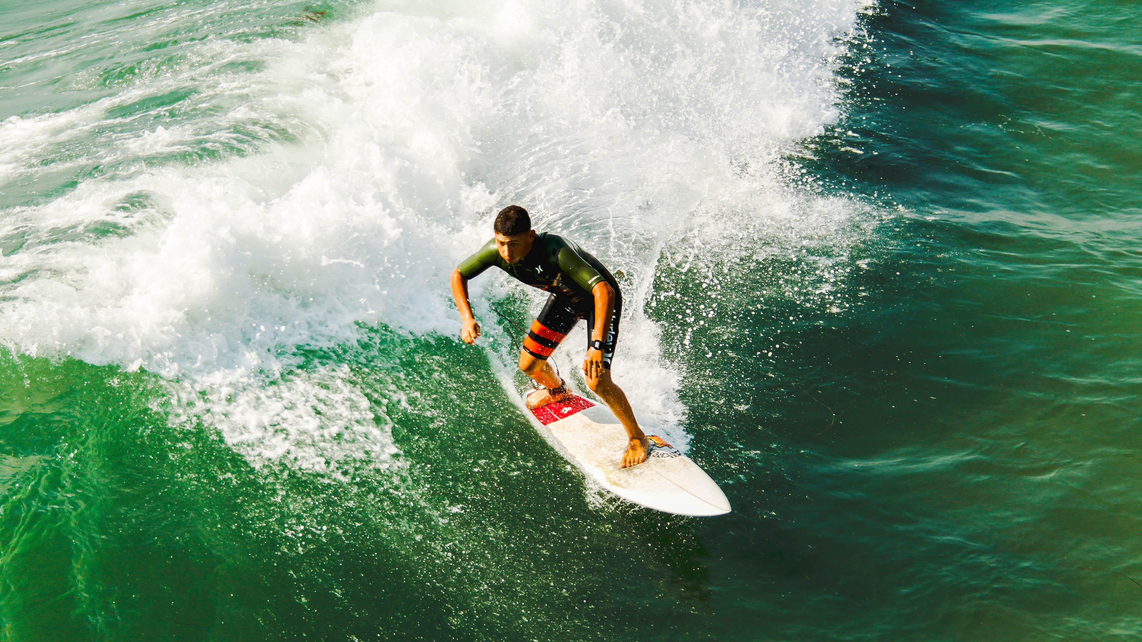 阿尔卡拉斯横扫对手晋级美网八强 新生代天王展现王者风范
